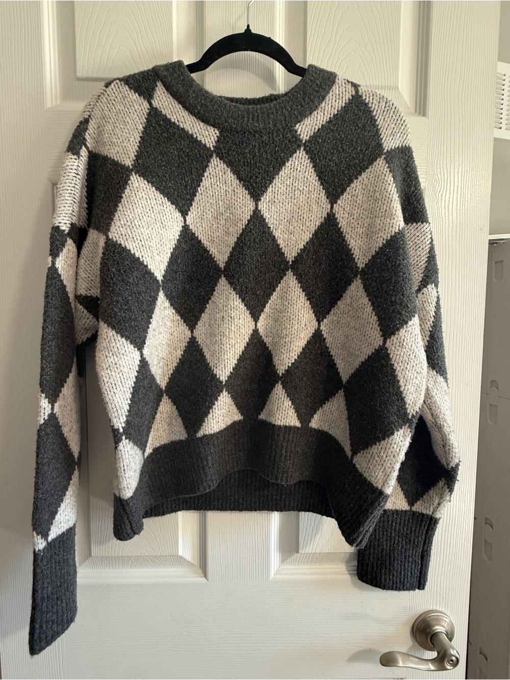 Abercrombie & Fitch Size Medium Wool blend Argyle Crewneck Sweater -Gray & Cream